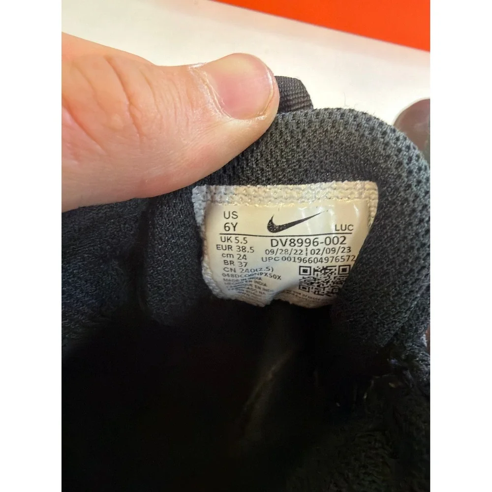 Nike Team Hustle D 11 Black White 6c #2550